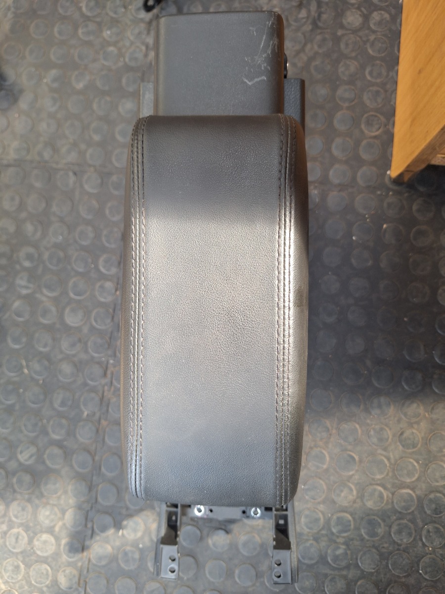 FRONX CENTER CONSOLE ARM REST