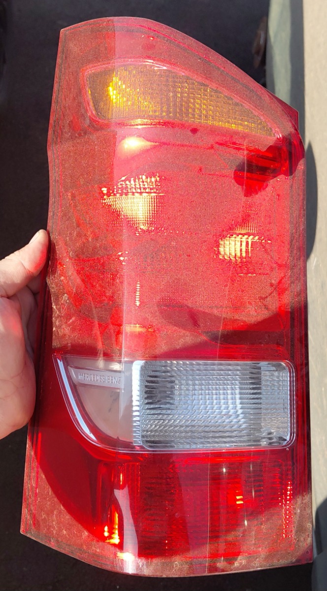 W447 LEFT TAIL LIGHT