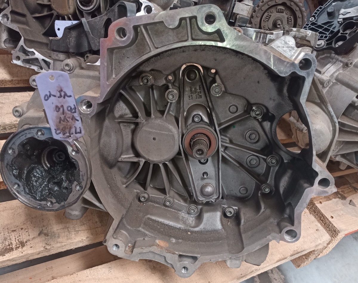 POLO VIVO 1.4 MANUAL GEARBOX