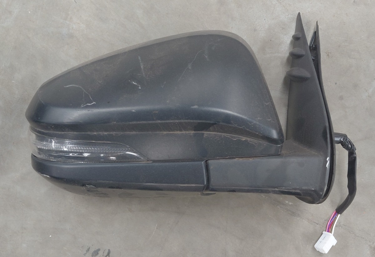 HILUX GD RIGHT MIRROR ELEC