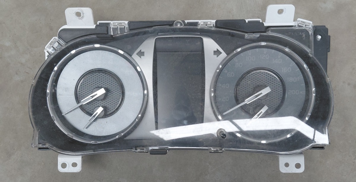 HILUX 2.4GD INSTRUMENT CLUSTER