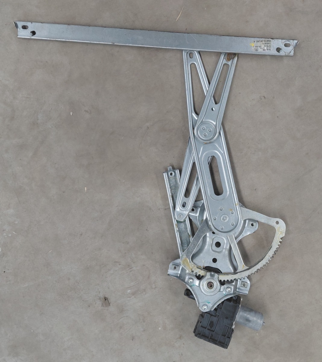 HILUX GD RIGHT WINDOW MECH SINGLE CAB