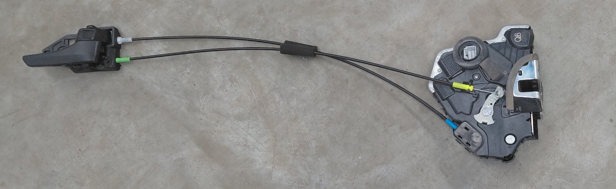 HILUX GD RIGHT DOOR LOCK SINGLE CAB