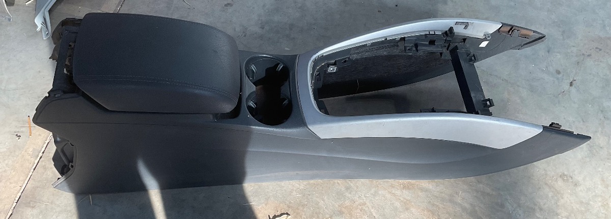 Q5 CENTRE CONSOLE