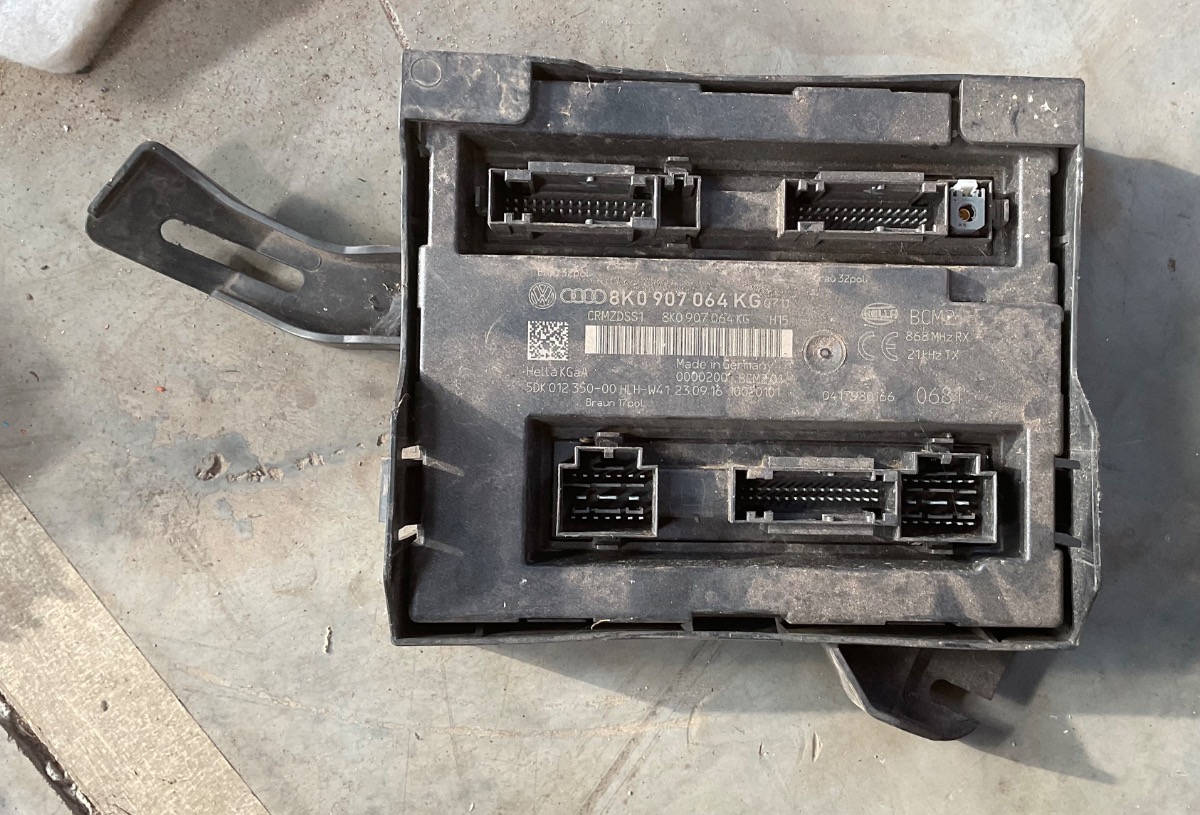 Q5 BODY CONTROL MODULE - BCM