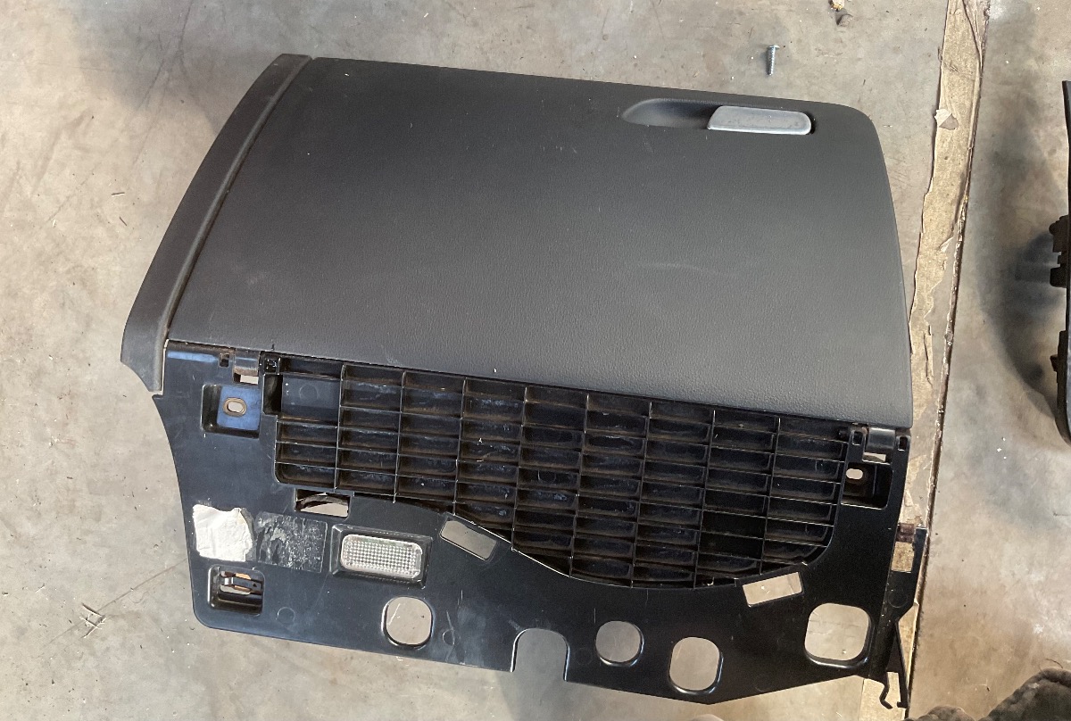 Q5 CUBBY LID
