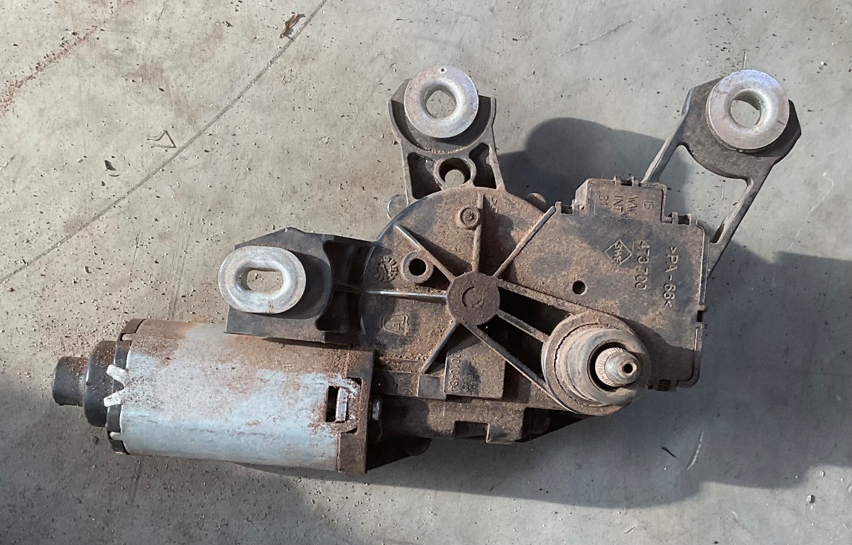Q5 WIPER MOTOR