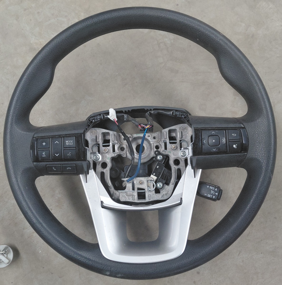 HILUX GD STEERING WHEEL