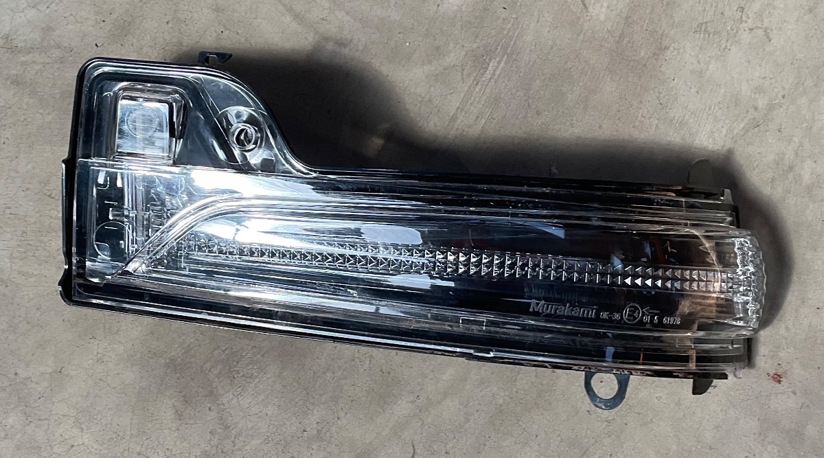 HILUX GD LEFT MIRROR INDICATOR