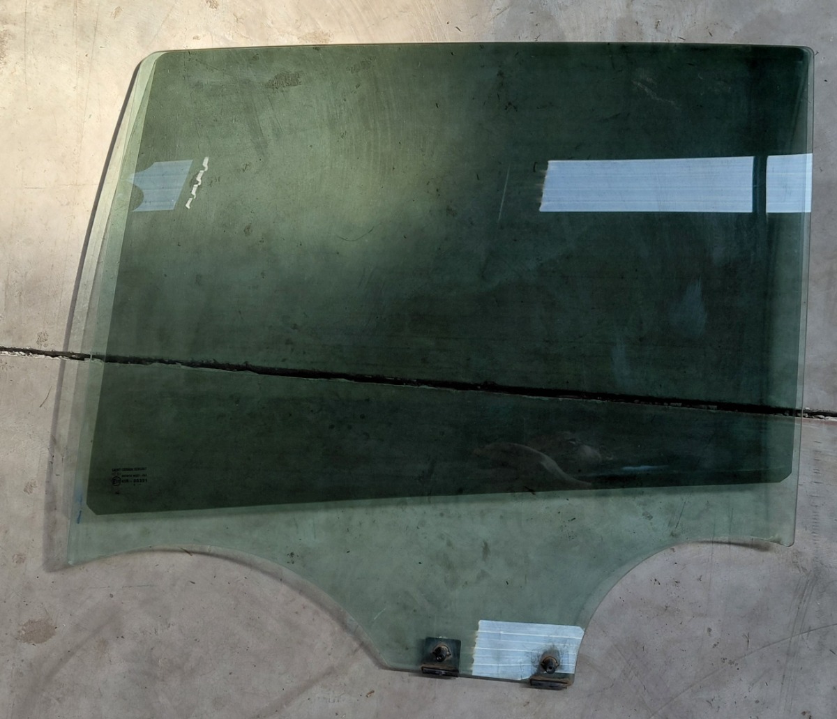 Sandero II Left Rear Door Glass