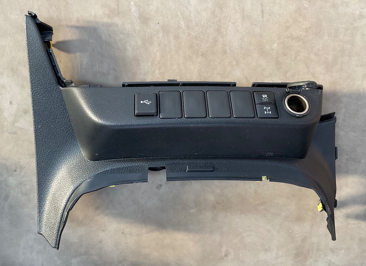HILUX GD LOWER CENTRE DASH TRIM