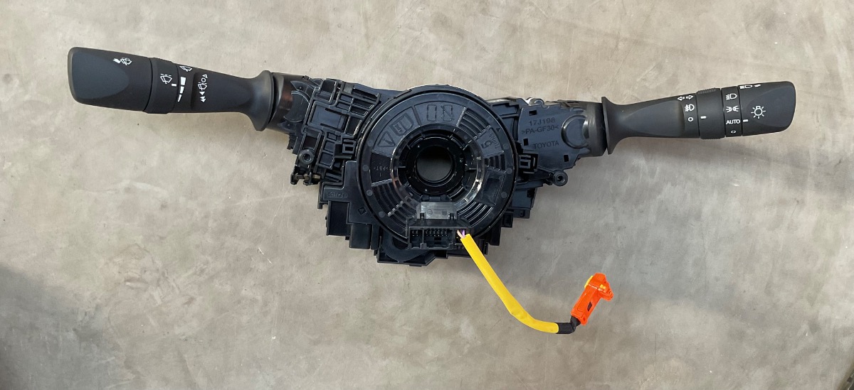 HILUX GD STEERING COLUMN SWITCH