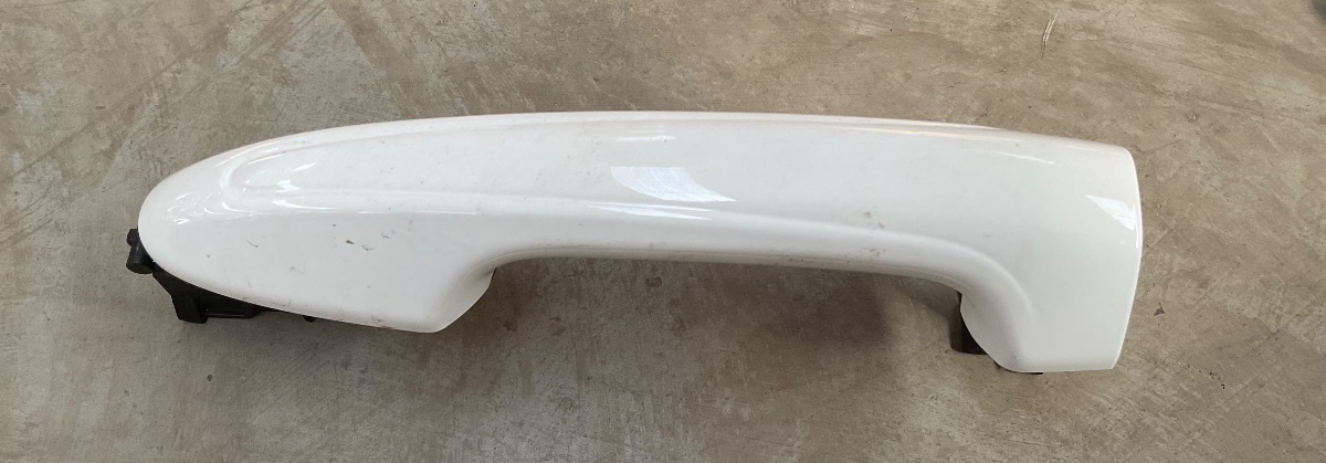 HILUX GD RIGHT FRONT OUTER DOOR HANDLE
