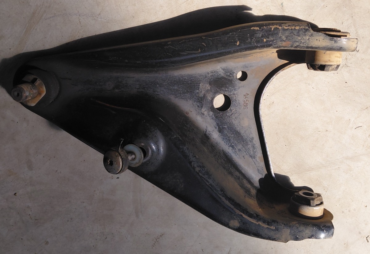 SANDERO II LEFT FRONT CONTROL ARM