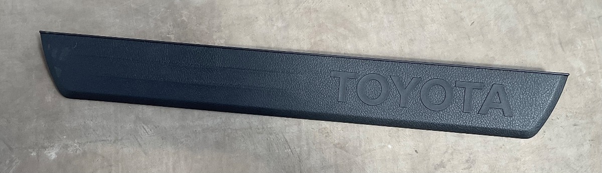 HILUX GD6 LEFT FRONT INNER SILL COVER