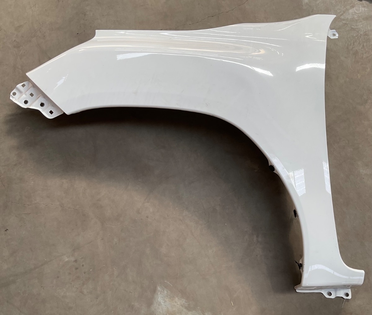 HILUX GD DOUBLE CAB LEFT FENDER