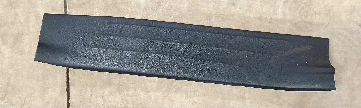 HILUX GD RIGHT REAR INNER SILL TRIM