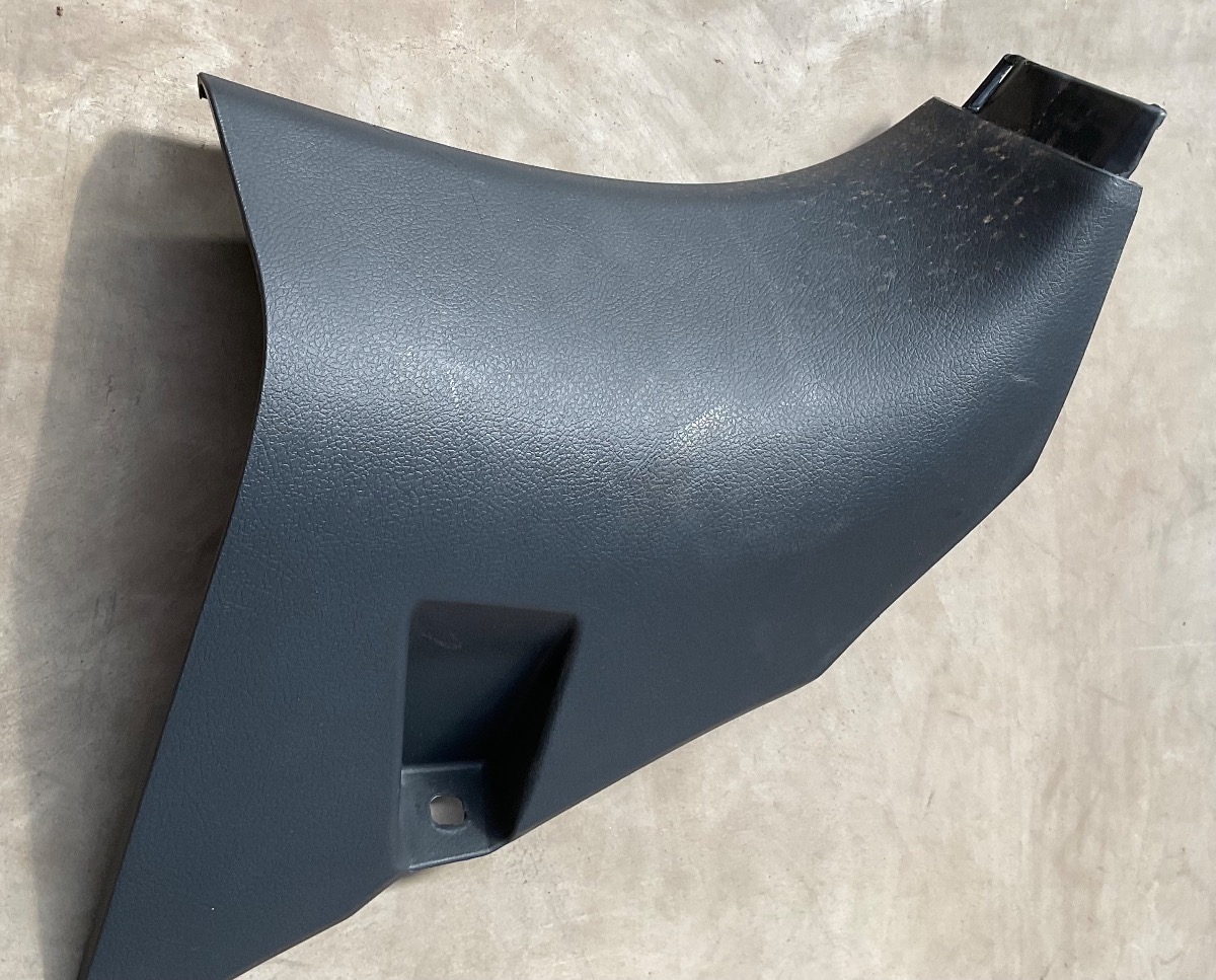 HILUX RIGHT LOWER  A PILLAR TRIM