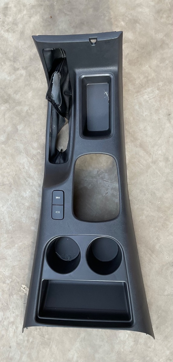 HILUX GD CENTRE CONSOLE TRIM