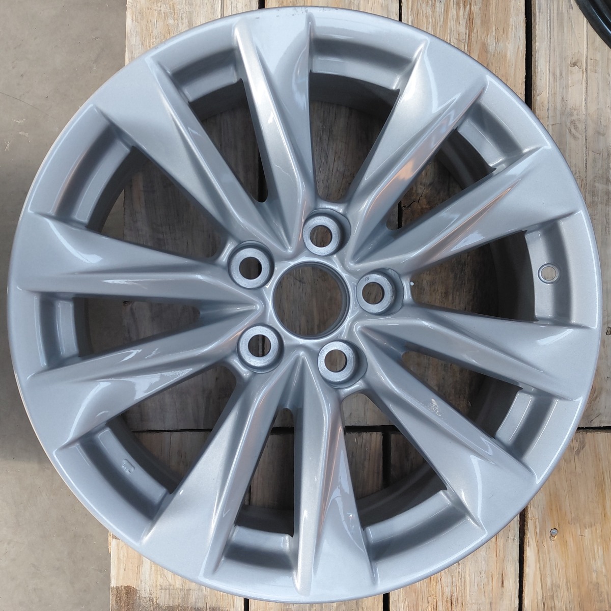 COROLLA CROSS 6.5JX17" MAG RIM
