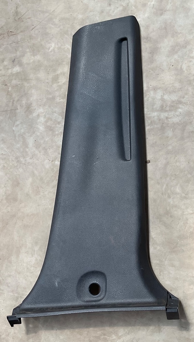 HILUX GD RIGHT LOWER B PILLAR TRIM