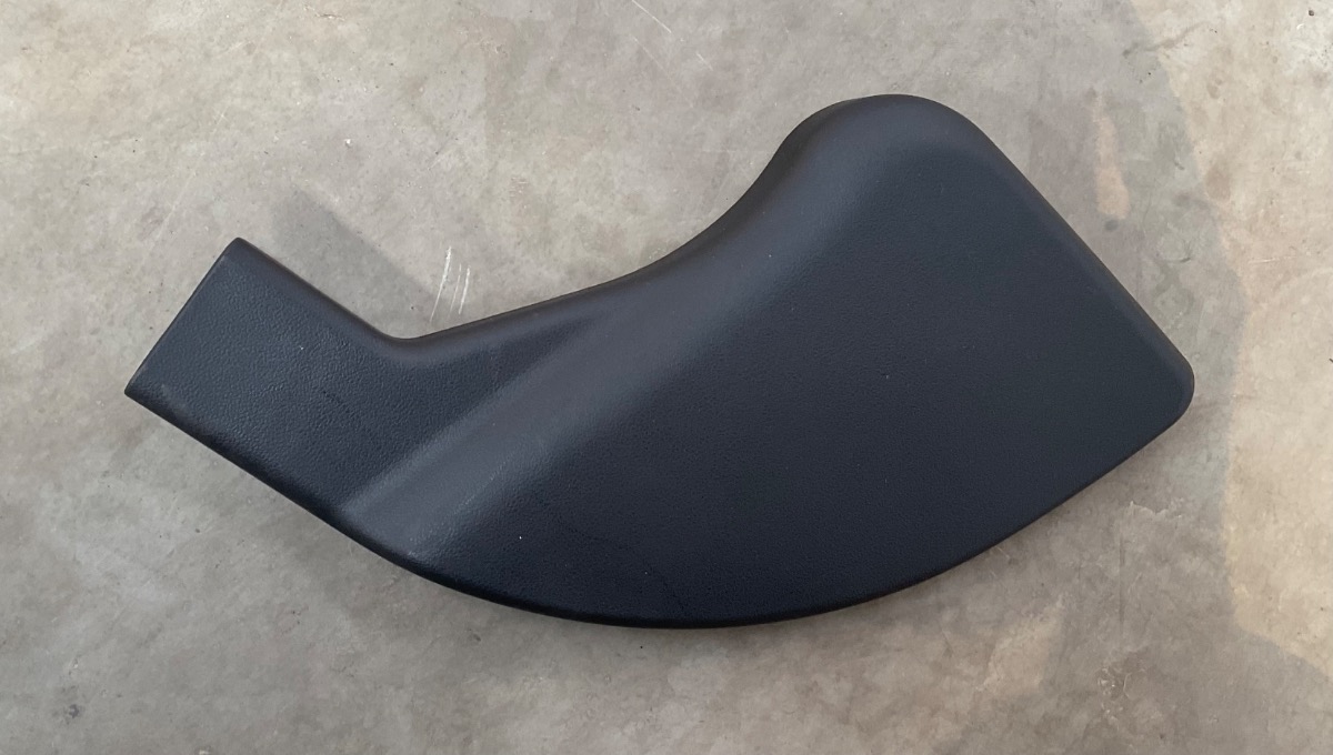 HILUX GD LEFT SEAT TRIM