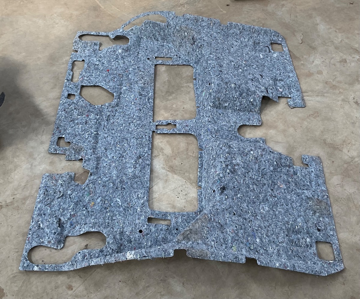 GD6 6 UNDERFELT CARPET FRONT AND REAR