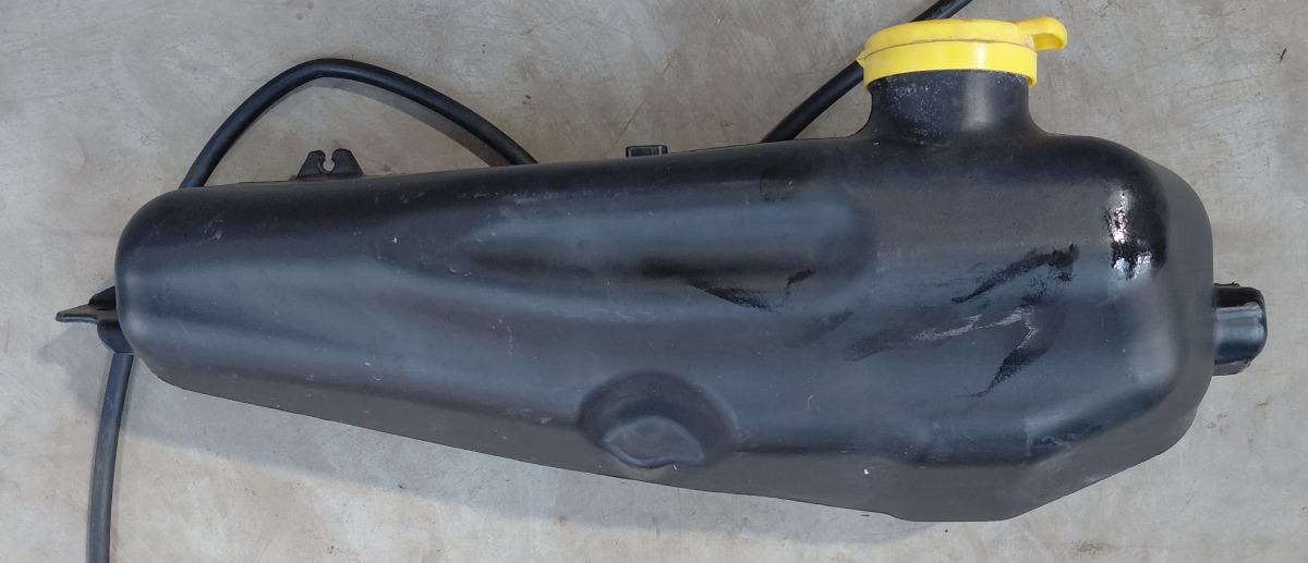 Sandero II Windscreen Washer Bottle