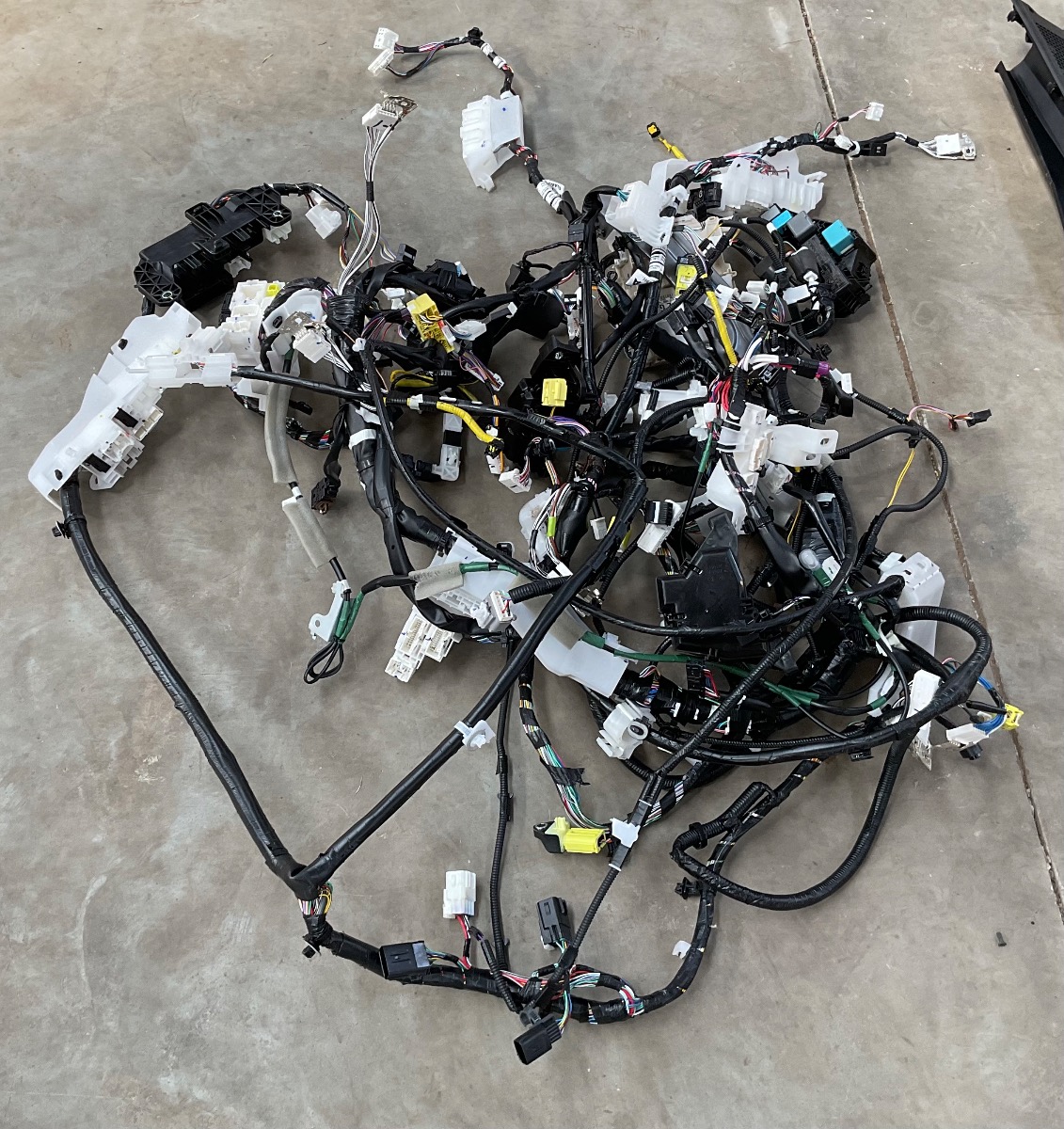 HILUX GD DOUBLE CAB INTERIOR WIRING