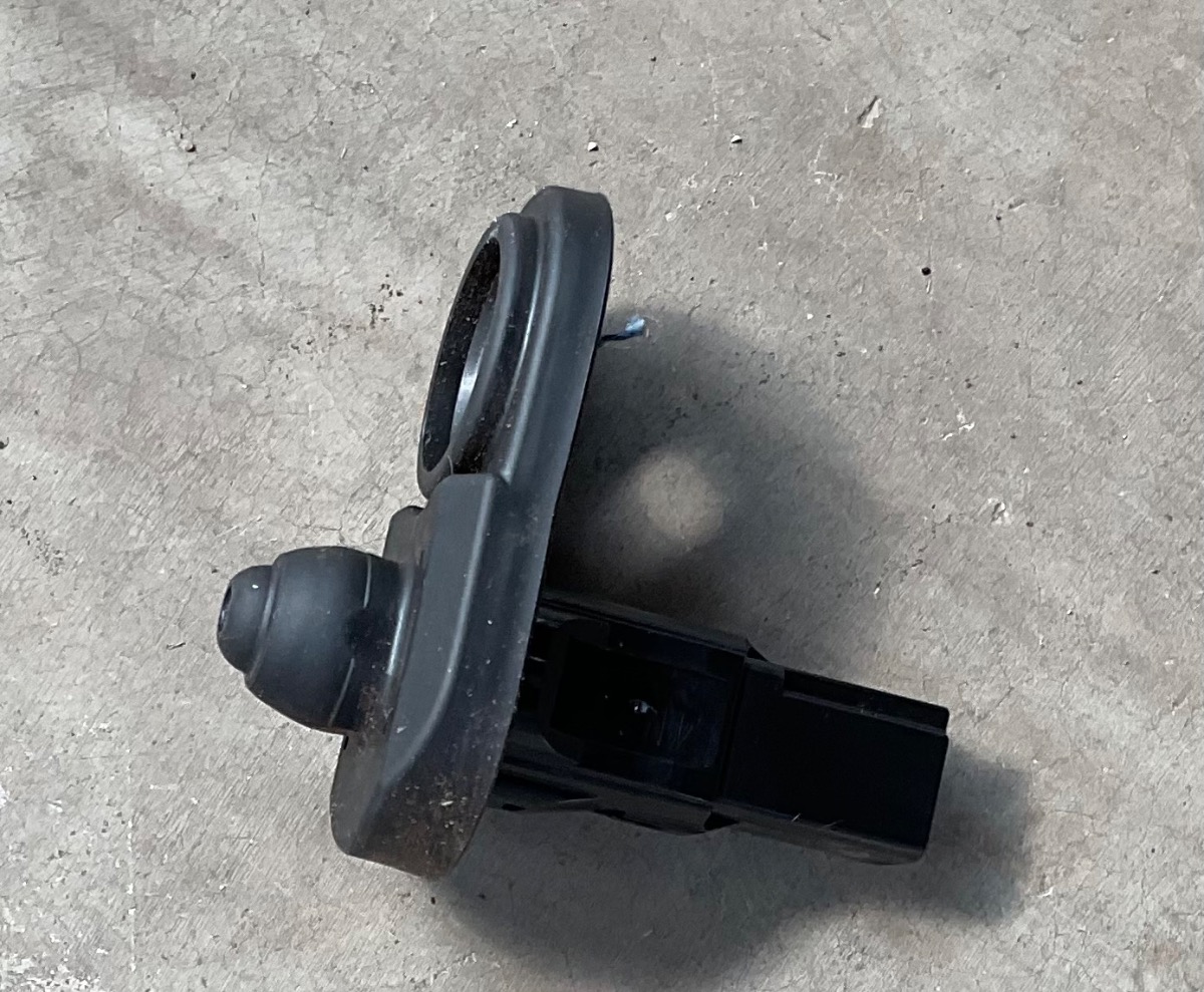 HILUX GD DOOR SWITCH
