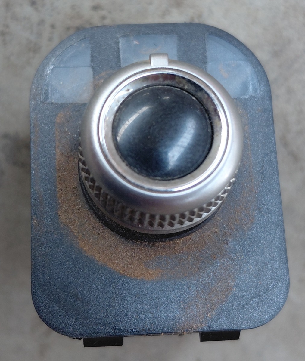 Q5 MIRROR ADJUSTER SWITCH