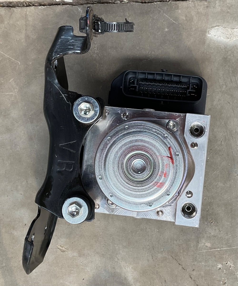 HILUX GD ABS PUMP