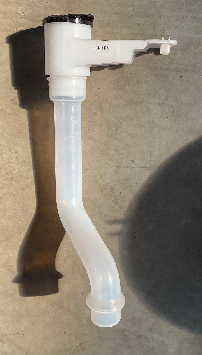 HILUX GD WASHER BOTTLE PIPE