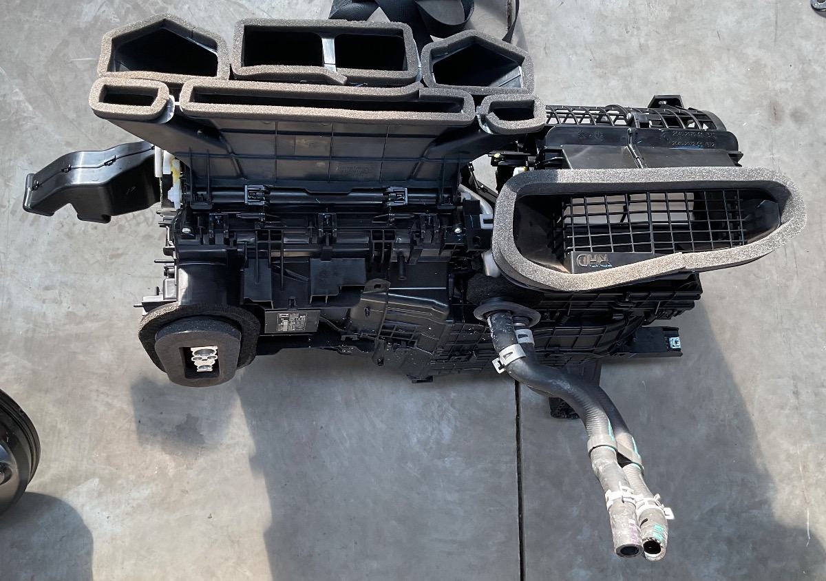 HILUX GD HEATER BOX