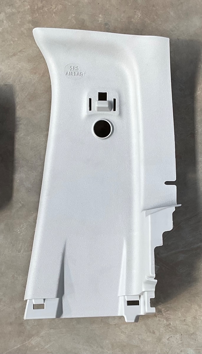 Hilux GD-6 C-Pillar Trim Right