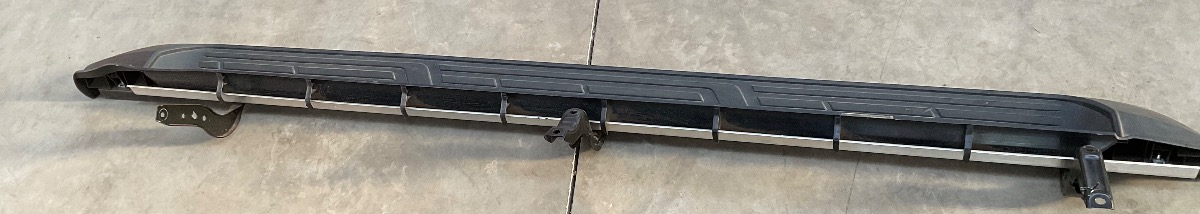 HILUX GD LEFT SIDE STEP