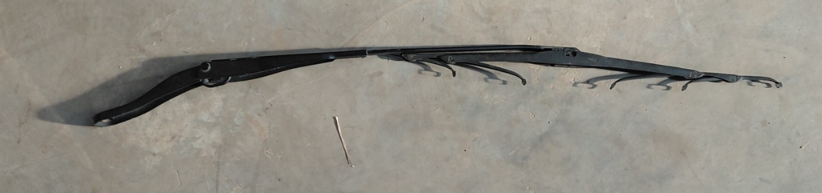 SANDERO II LEFT FRONT WIPER ARM