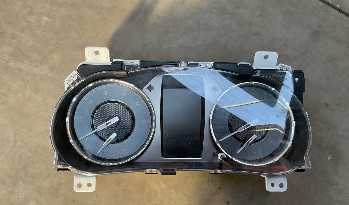 HILUX GD SPEEDO CLUSTER
