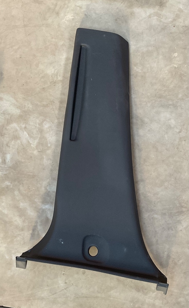 HILUX GD6 LEFT B-PILLAR TRIM LOWER