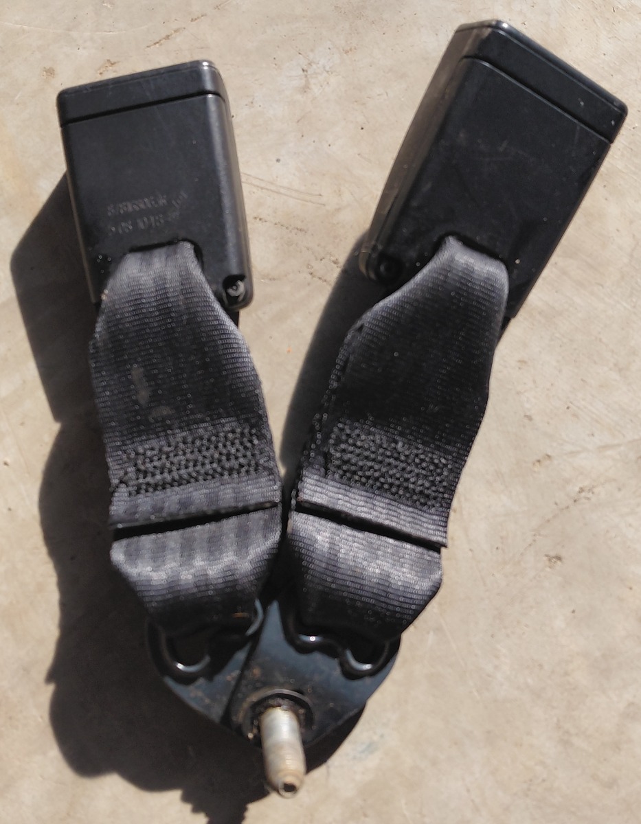 SANDERO II REAR SEAT BELT STALK