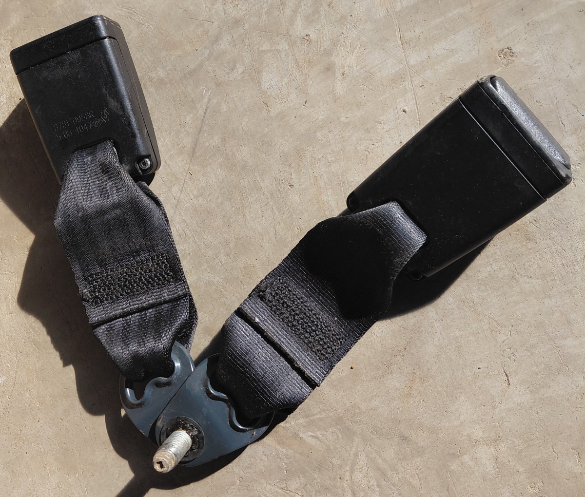 SANDERO II REAR SEAT BELT STALK