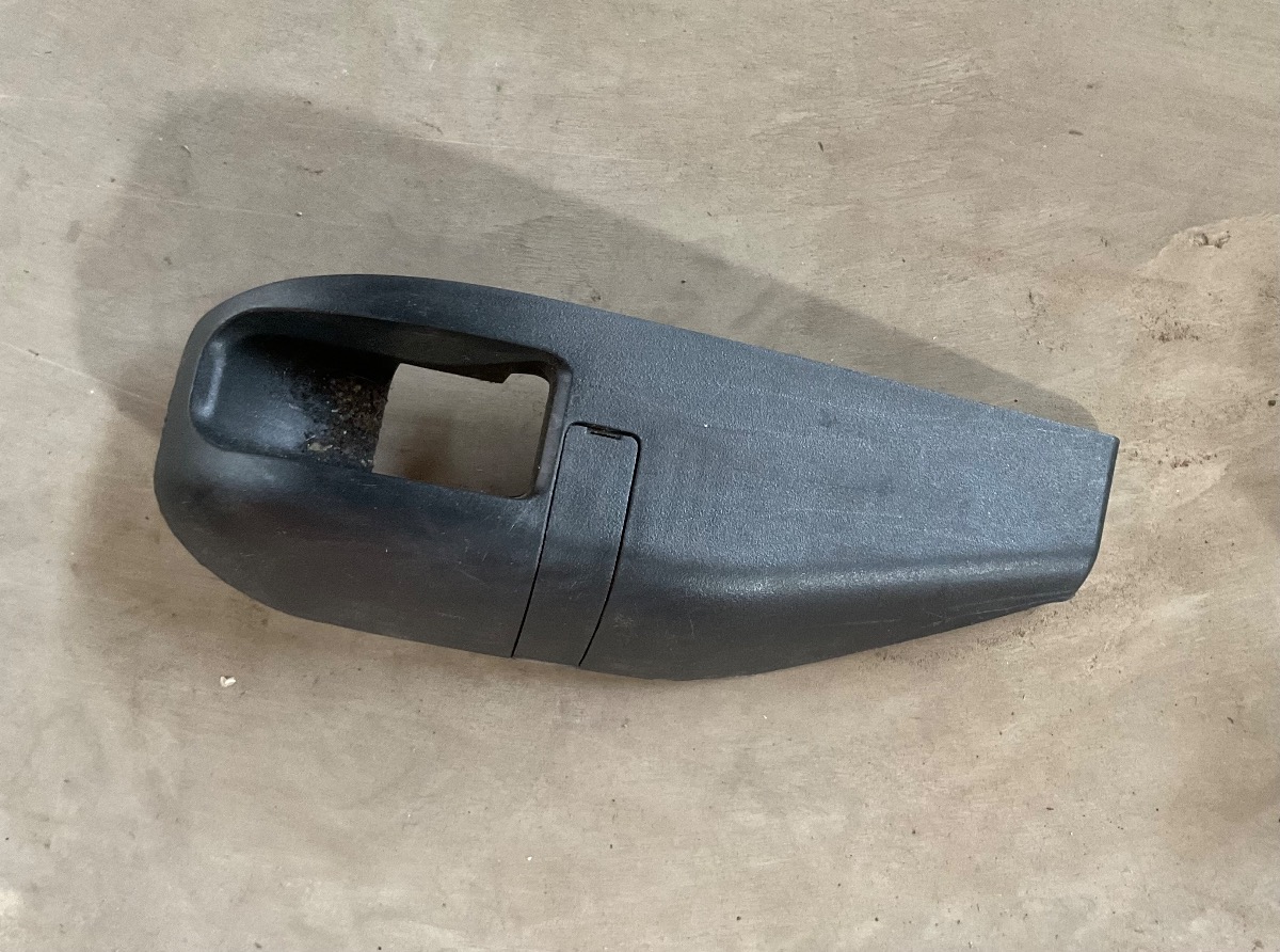 86 FUEL FILLER HANDLE COVER