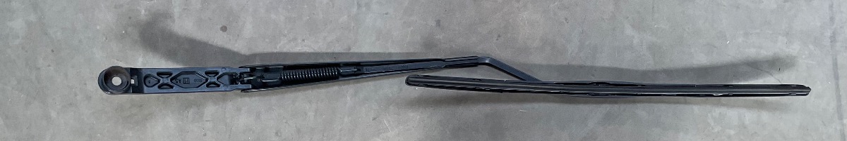 86 WIPER ARM RIGHT
