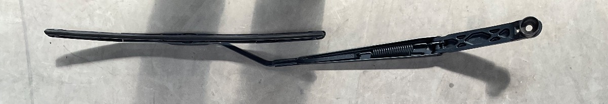 86 WIPER ARM LEFT