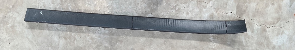 86 LEFT SILL TRIM INNER