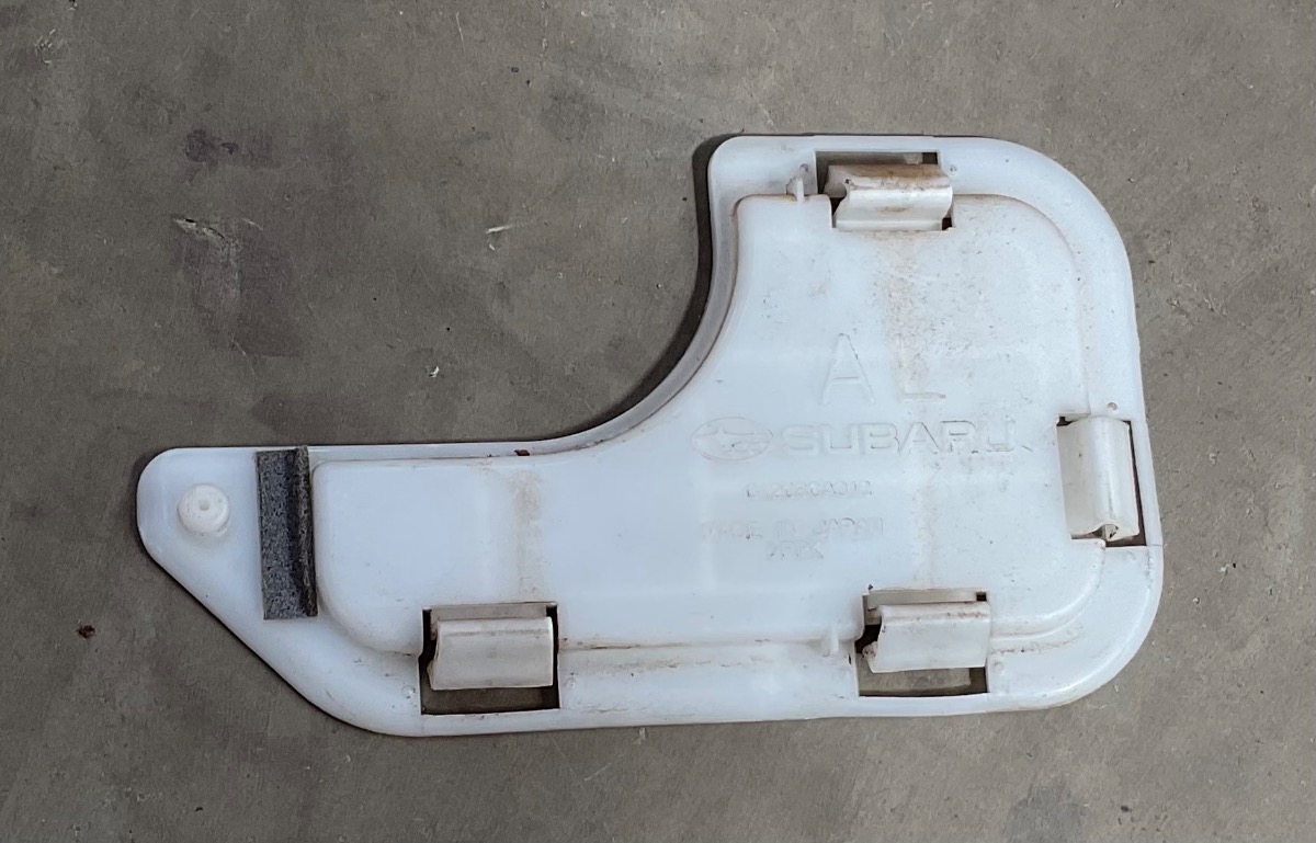 86 LEFT INNER DOOR HANDLE TRIM
