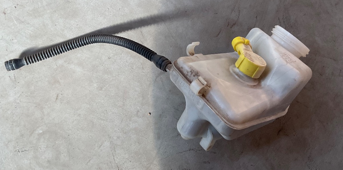 CORSA ESSENTIA BRAKE FLUID BOTTLE