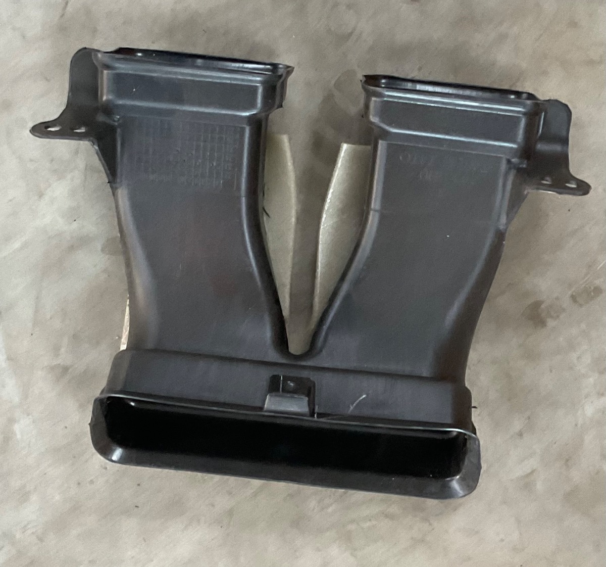 FRONX DUCT, HEATER TO REGISTER, CENTER