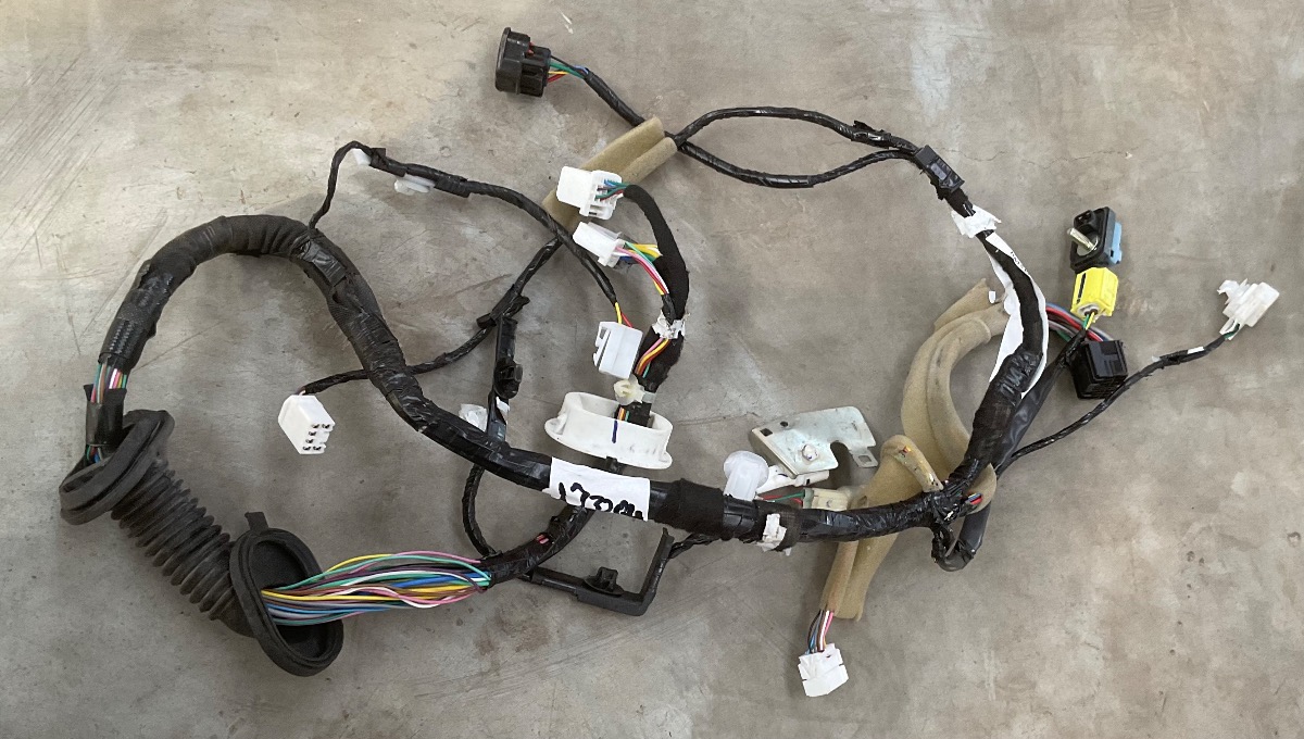 URBAN CRUISER RIGHT FRONT DOOR WIRING