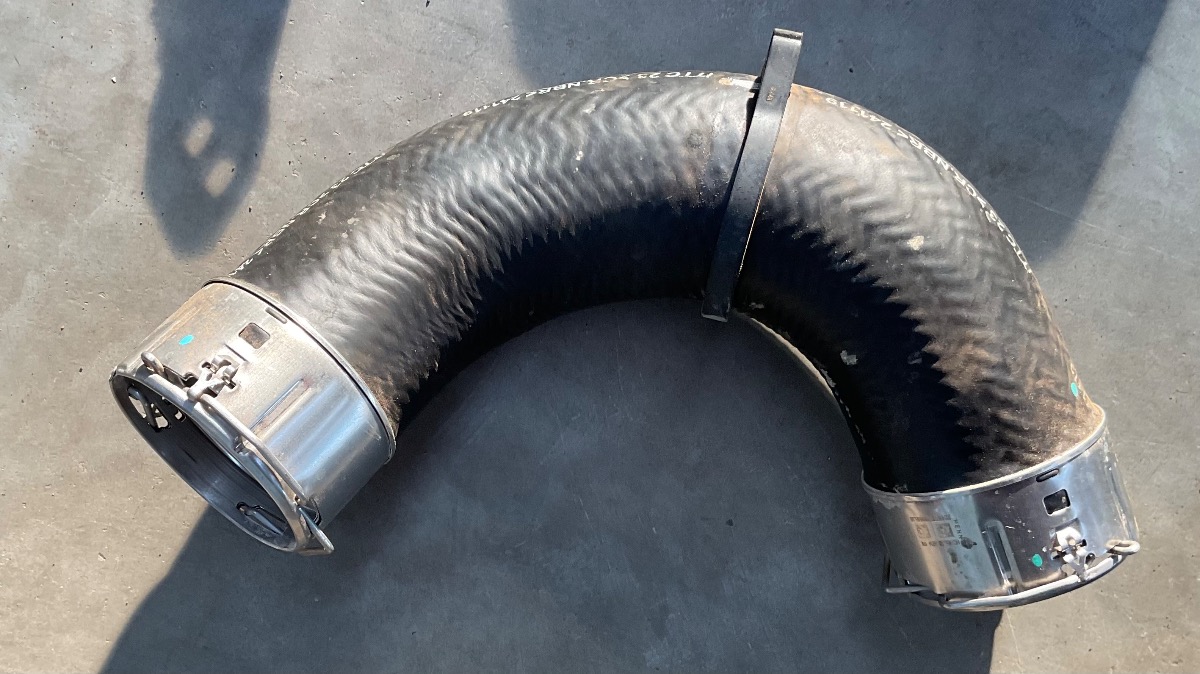 HILUX GD INTERCOOLER PIPE